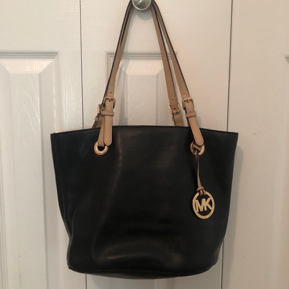 Michael Kors Jet Set Tote
